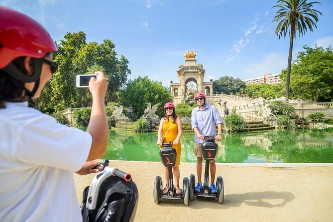 2,5h Barcelona Gaudí Segway Tour - Ciutadella Park and Gaudí’s early work