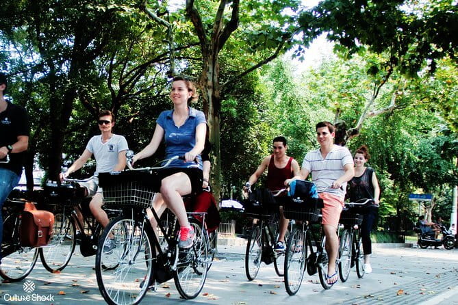 3-Hour Shanghai Art Deco Walking Tour With City Master - People’s Square and the changing city