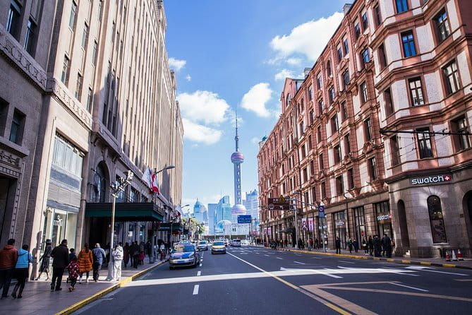 3-Hour Shanghai Art Deco Walking Tour With City Master - What the guide adds to the experience