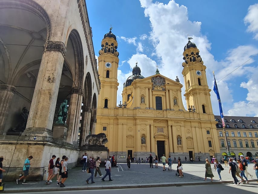 500 Years of Munich Architecture (Max. 16 Guests) - Who should book this experience?