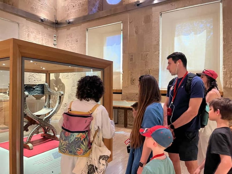 Alhambra Surroundings: History, Architecture and Legends - Key points at a glance