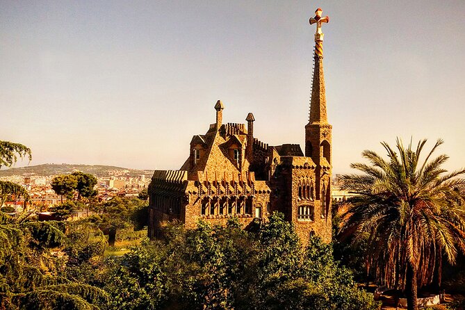 Antoni Gaudí's Torre Bellesguard: A treasure to discover - Gaudí’s Hall of the Bricks and Smoking Room