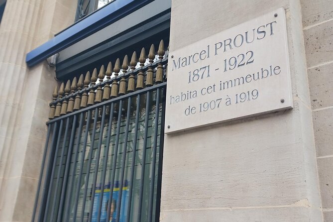 Architectural Bourgeois Paris 19th Century - The guide makes the difference