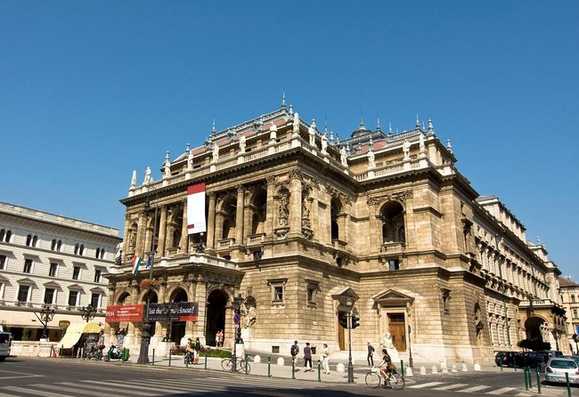 Architectural Budapest: Private Tour with a Local Expert - Key points at a glance