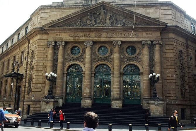 Architecture and History of Mexico City - Small Groups - The House of Tiles and a useful balcony view