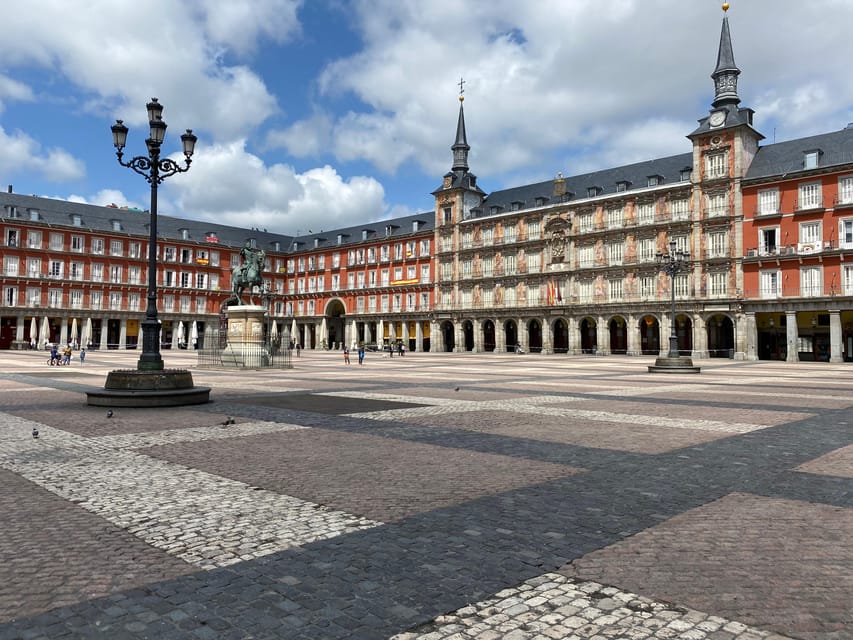 Architecture Tour: Old Historic Madrid with an architect - Key points at a glance