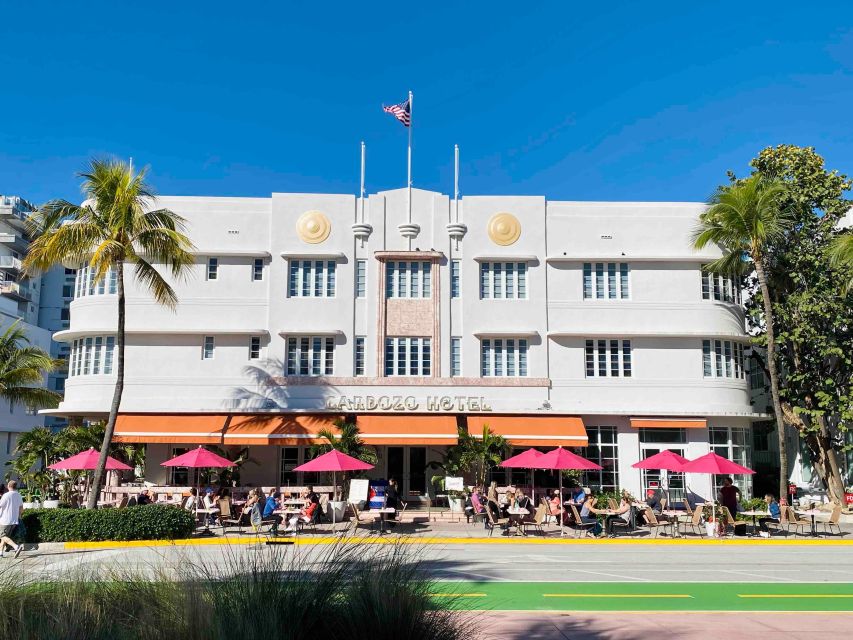 Art Deco Tour of South Beach in French - Reading the travel and sea themes in Art Deco