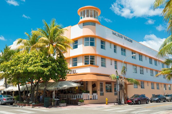 Award-winning Art Deco & History Walking Tour in Miami Beach - Damian’s guiding style and what it adds