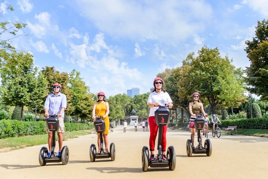 Barcelona: 2,5hr Art of Gaudí Segway Tour - Key points at a glance