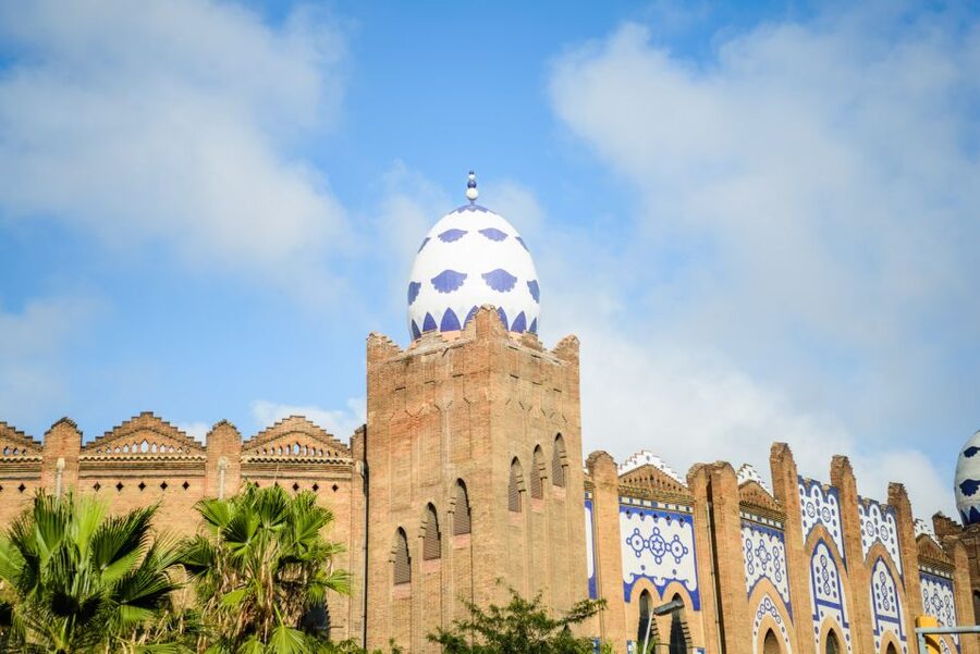 Barcelona: 2,5hr Art of Gaudí Segway Tour - La Monumental and the return through the city