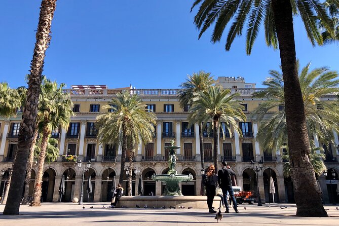Barcelona 3-hour Bike or E-Bike Tour: Gaudí By Bike - What the guide adds to the ride