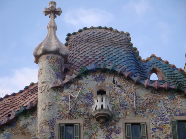 Barcelona: Art Nouveau & Gaudí Tour - Passeig de Gracia and the Block of Discord