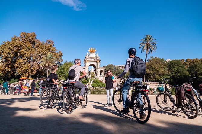 Barcelona Bike tour, Gaudí houses or beach bike or eBike tour - Starting in El Born near Plaça de Sant Agustí Vell