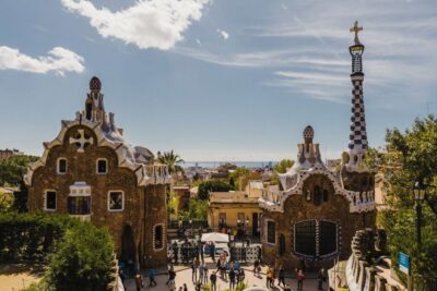 Discover Gaudí, Sagrada Familia, and Park Güell