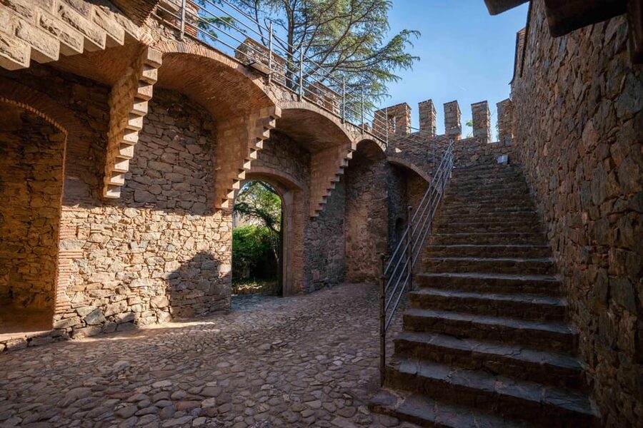 Barcelona: Exploring Gaudí's Hidden Gem, Bellesguard Tower - Entering a house shaped by medieval Catalonia