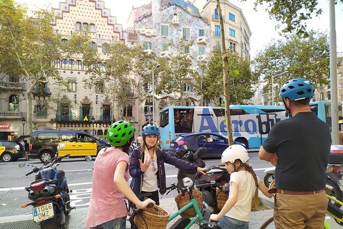 Barcelona Gaudi Guided Small Group E Bike Tour - The Gothic Quarter in short, useful snapshots