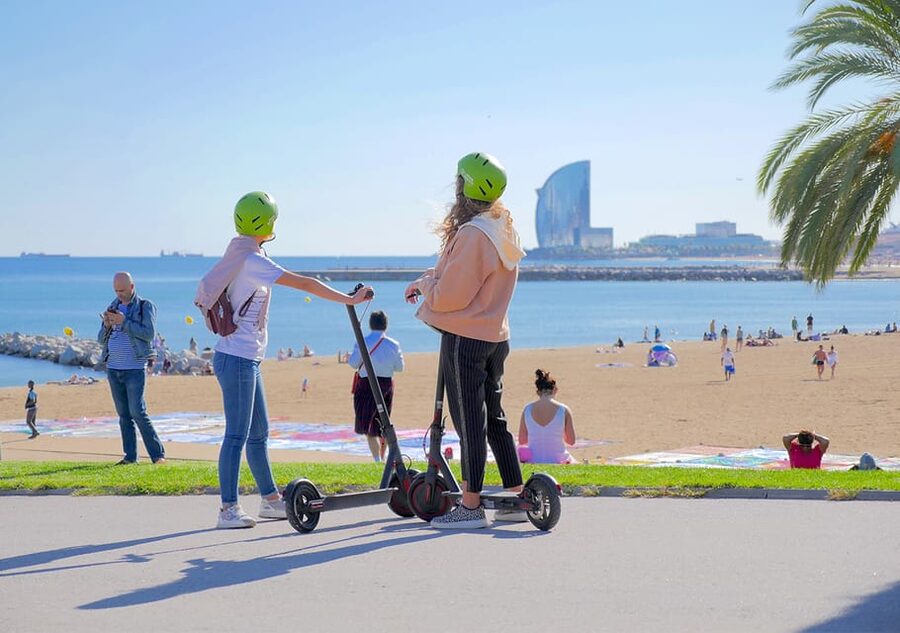 Barcelona: Gaudi Highlights Guided Tour by Electric Scooter - What the guide adds to the ride