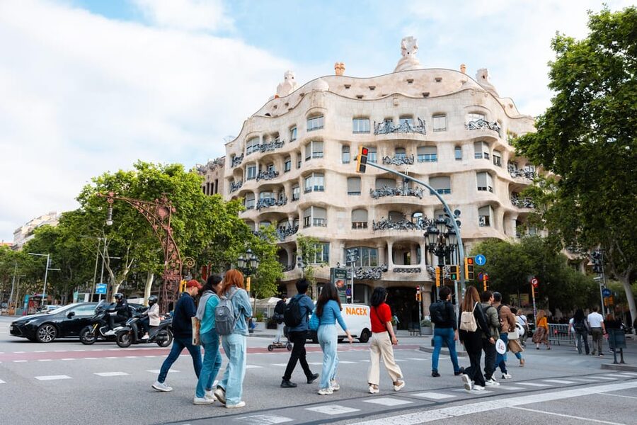 Barcelona: Gaudí Houses & Sagrada Familia Tour - Walking, heat, stairs, and group size