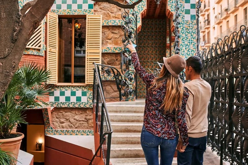 Barcelona: Gaudi's Casa Vicens Skip-the-Line Entrance Ticket - The exterior: patterns before grand scale