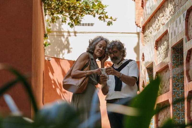 Barcelona: Gaudi's Casa Vicens Skip-the-Line Entrance Ticket - Using the audio guide on your phone