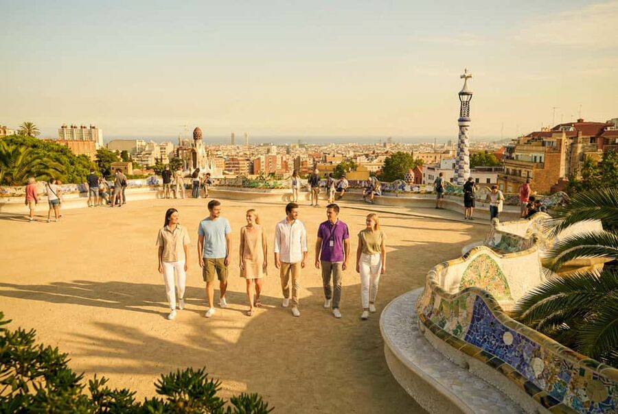 Barcelona: Gaudí’s Park Güell Tour with Fast-Track Ticket - Gardens, paths, and the Gaudí House Museum