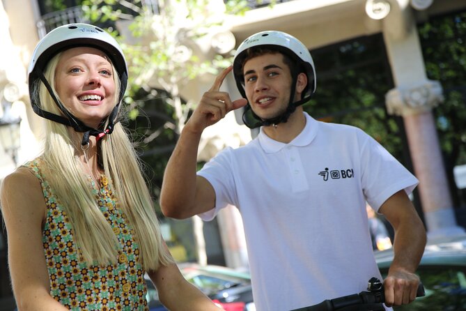 Barcelona: Gaudí Segway Tour - Choosing the right guide language and group