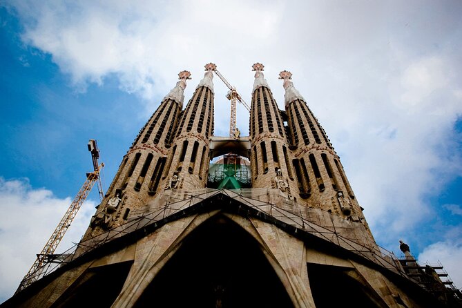 Barcelona: Gaudí, Tapa, Drink & Hidden Architectural Gems - Hospital de Sant Pau, the tour’s best overlooked sight