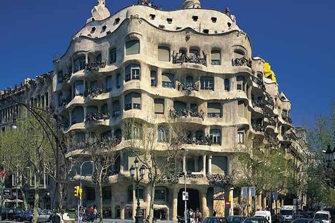 Barcelona Gaudi Tour: Sagrada Familia, Casa Batllo & Casa Mila - Casa Milà, the rooftop that feels like sculpture