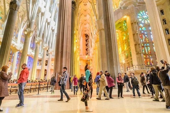 Barcelona Gaudi Tour: Sagrada Familia, Casa Batllo & Casa Mila - Timing, pickup, and practical details