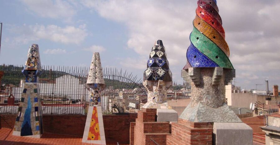 Barcelona: German City Tour from Gaudí's Perspective - Who will get the most from this Gaudí tour?