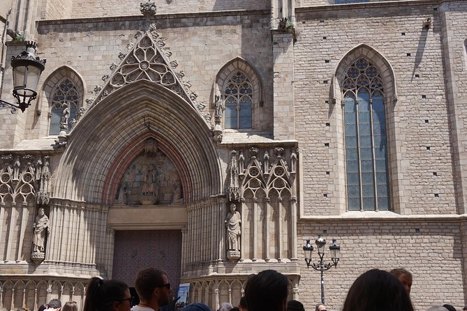 Barcelona in One Day: Gaudí, Gothic Quarter &Tapas (Private Tour) - The old Jewish Quarter and the Sinagoga Major
