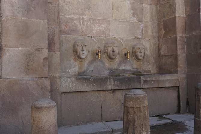Barcelona in One Day: Gaudí, Gothic Quarter &Tapas (Private Tour) - La Rambla and the human river of La Boqueria