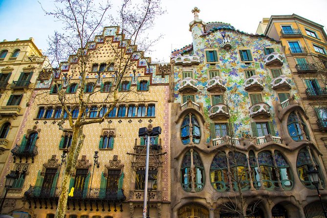 Barcelona Private Walking Tour through the City of Gaudi - What this private Barcelona walk does well