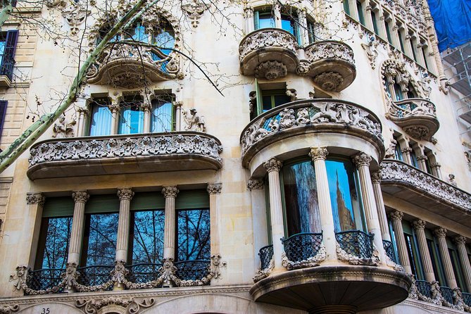 Barcelona Private Walking Tour through the City of Gaudi - Canaletes and Plaça de Catalunya