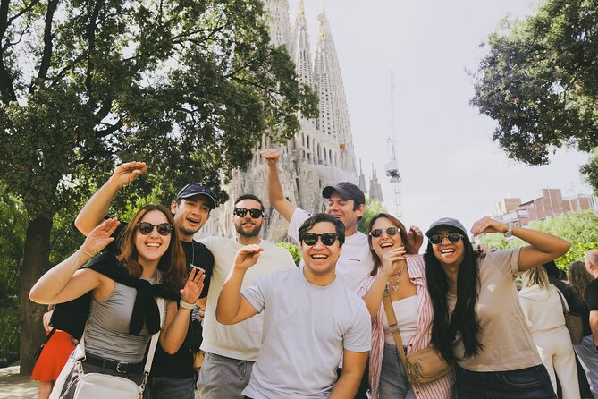 Barcelona’s Most Fun E-Bike Tour: Gaudí & City Stories - Parc de la Ciutadella and the Cascada Monumental