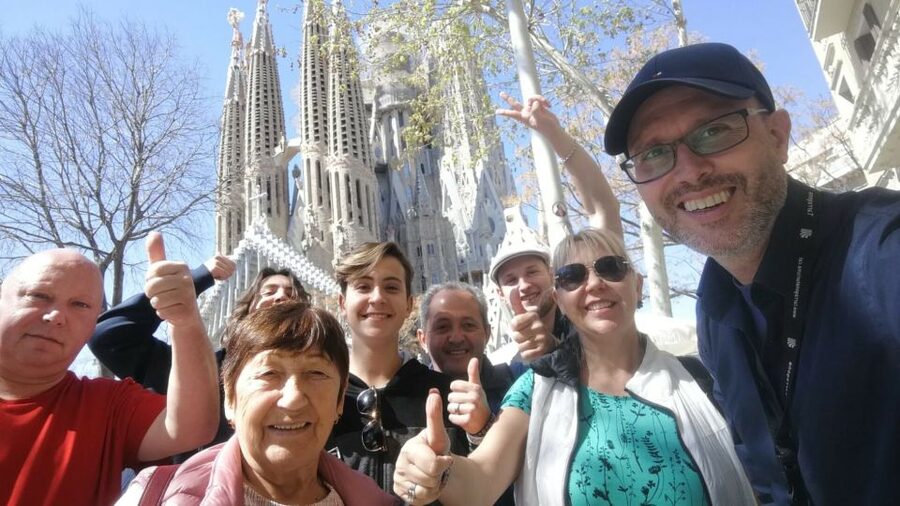 Barcelona: Sagrada Familia and City Tour with Hotel Pickup - Eixample explains Barcelona’s orderly side