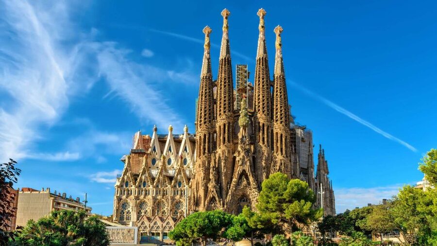 Barcelona: Sagrada Familia and City Tour with Hotel Pickup - Plaça Catalunya and Passeig de Gracia set the tone