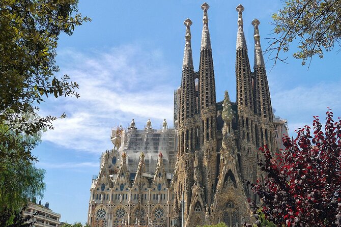 Barcelona: Sagrada Familia, Modernism and Gothic Quarter - Passeig de Gràcia and the Modernist city