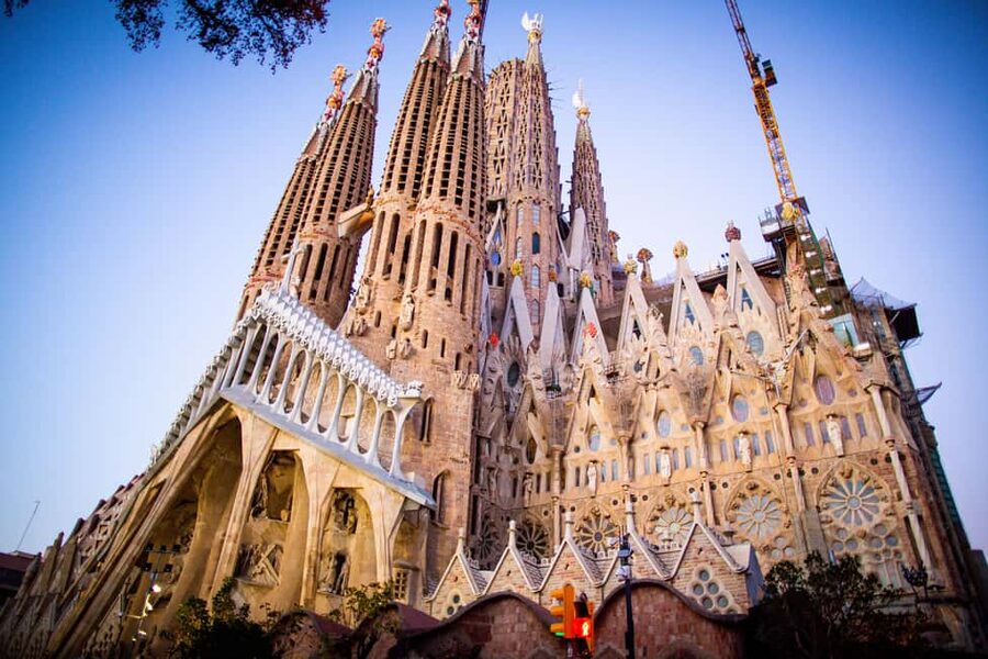 Barcelona Segway Tour: ❤️Gaudi Highlights❤️ - Side streets, city views, and extra architecture