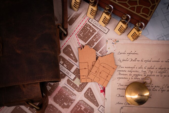 Barcelona Street Escape: Gaudi and the Hidden Treasure - Following the trail to Casa de les Punxes