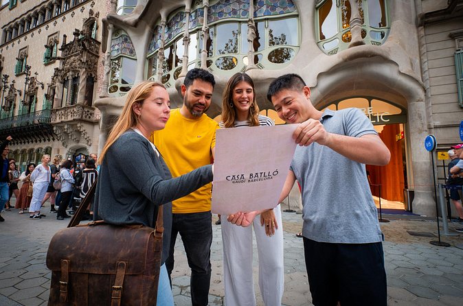 Barcelona Street Escape: Gaudi and the Hidden Treasure - The final architectural stop at La Pedrera
