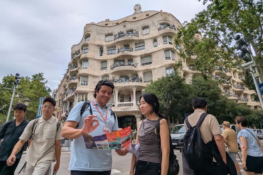 Barcelona Walking Tour: Modernisme & Iconic Architecture - Key points to know before booking