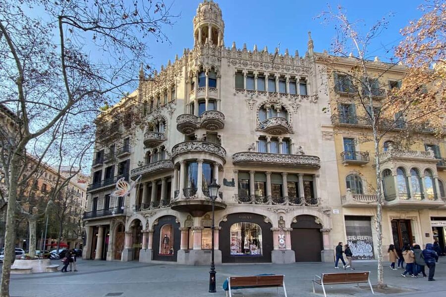 Barcelona Walking Tour: Modernisme & Iconic Architecture - Casa Batlló, the tour’s most recognizable stop
