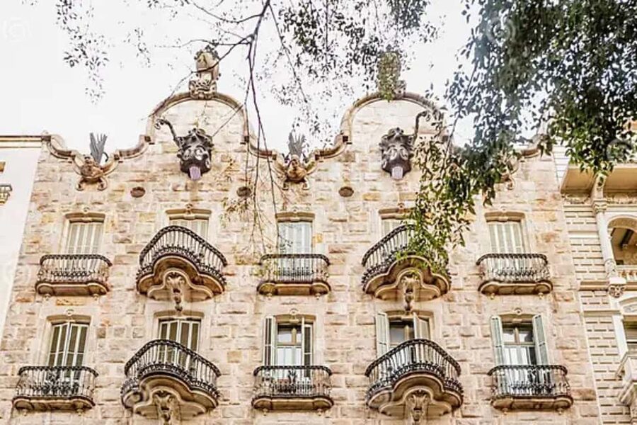 Barcelona Walking Tour: Modernisme & Iconic Architecture - Ending at Casa Ramon Casas