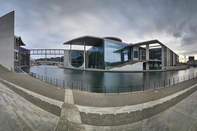 Berlin Architecture/River Spree Full Day Photography Tour - Why the Spree makes a fine photography route