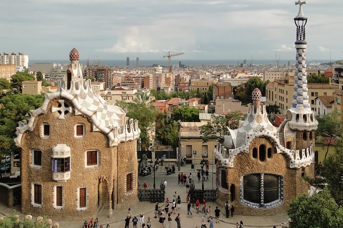 Best Gaudi Private Tour with Sagrada Familia & Park Guell in BCN - Guides who shape the experience