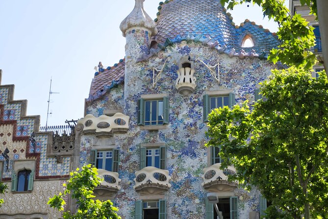Best of Barcelona: Sagrada Família, Gaudí & Candy Tasting Tour! - Casa Amatller and the best part of the tasting