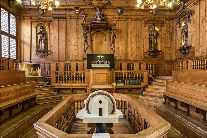 Best of Bologna in one day : Food, architecture, art and history - Archiginnasio: Bologna’s university in wood and fresco