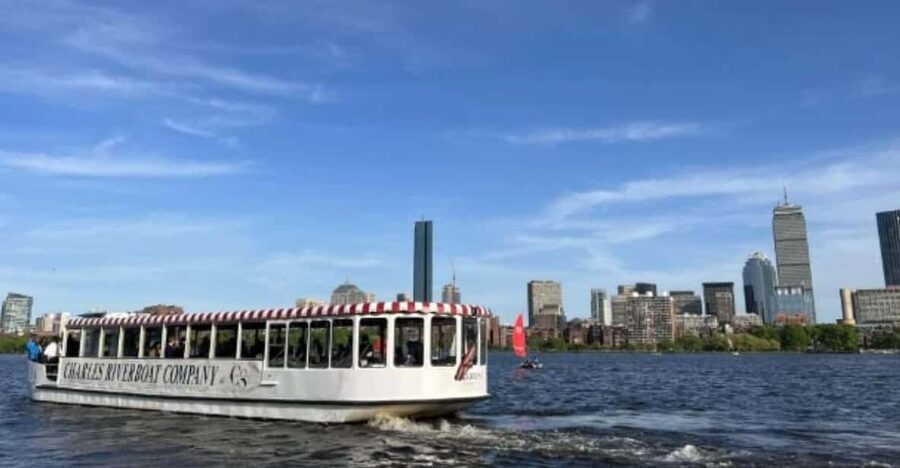 Boston: Harbor and Charles River Architecture Boat Tour - Boston and Cambridge from the Charles River basin
