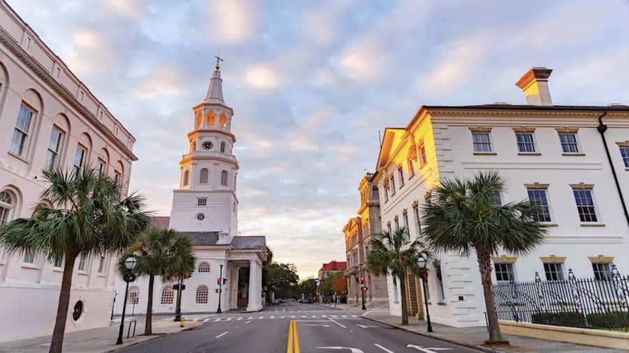 Charleston: History and Architecture Guided Walking Tour - History beyond pretty buildings